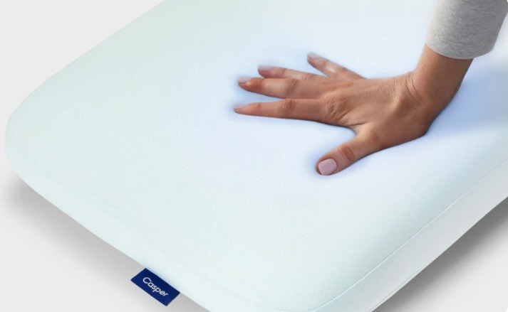 Casper Hybrid Pillow with Snow PCM cooling technology and multi-layered construction.
